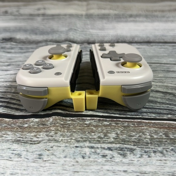 Nintendo Switch Split Pad Compact Controller - Light Grey/Yellow - Picture 9 of 12